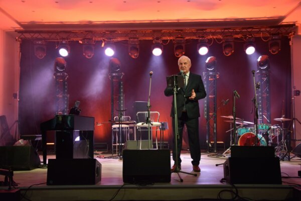 1-1-600x400 Wyjątkowy koncert Piotra Polka z okazji Dnia Kobiet